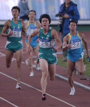 刘翔不仅要遮日本商标，而且还要遮中国商标呢！