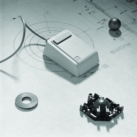 IDEO设计的苹果鼠标.jpg