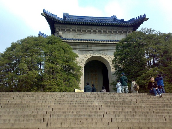 http://photo.xiaonei.com/getphoto.do?id=553310908&owner=200041207&pos=11