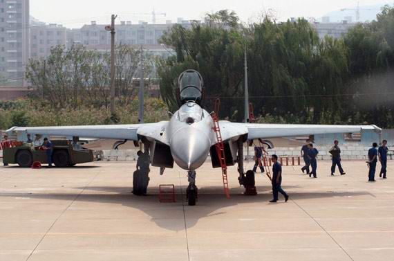 中国空军极为严峻的问题：应对美空军干预台海