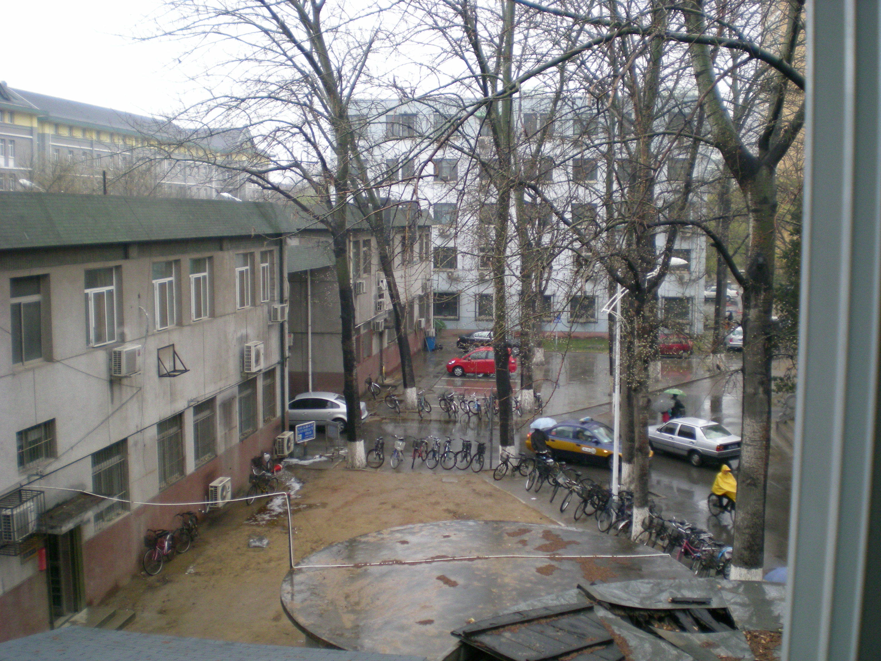窗外的雨天.jpg