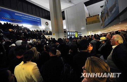 中国男子因吻别导致美国机场关闭 - 陨石 - 陨石博客