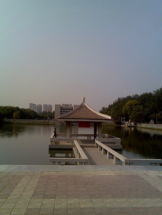 敬业湖.jpg